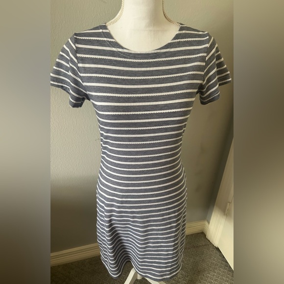 Sail to Sable Dress - Picture 2 of 5